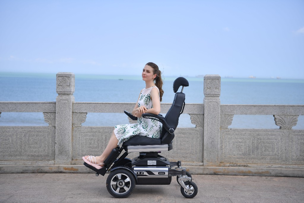 KS1系列智能康復(fù)型電動(dòng)輪椅