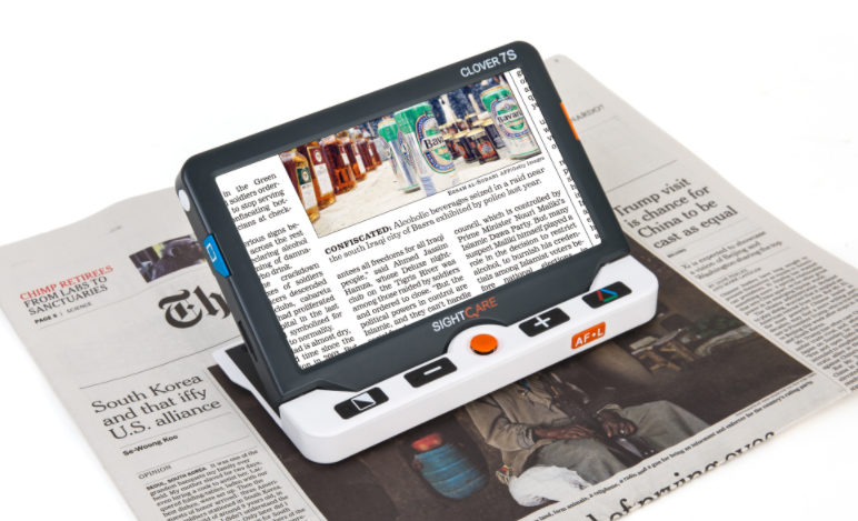 Clover 7S handheld video magnifier