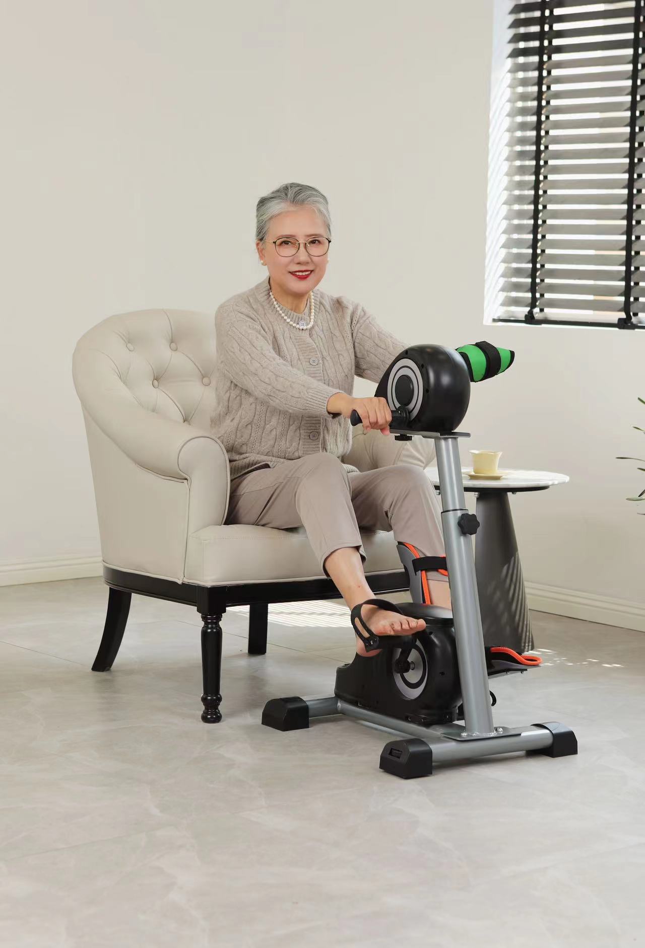 電動上下肢訓(xùn)練器