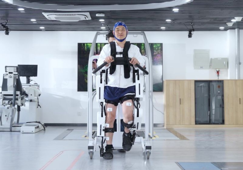 &ldquo;神工&rdquo;人工神經(jīng)康復(fù)機(jī)器人-