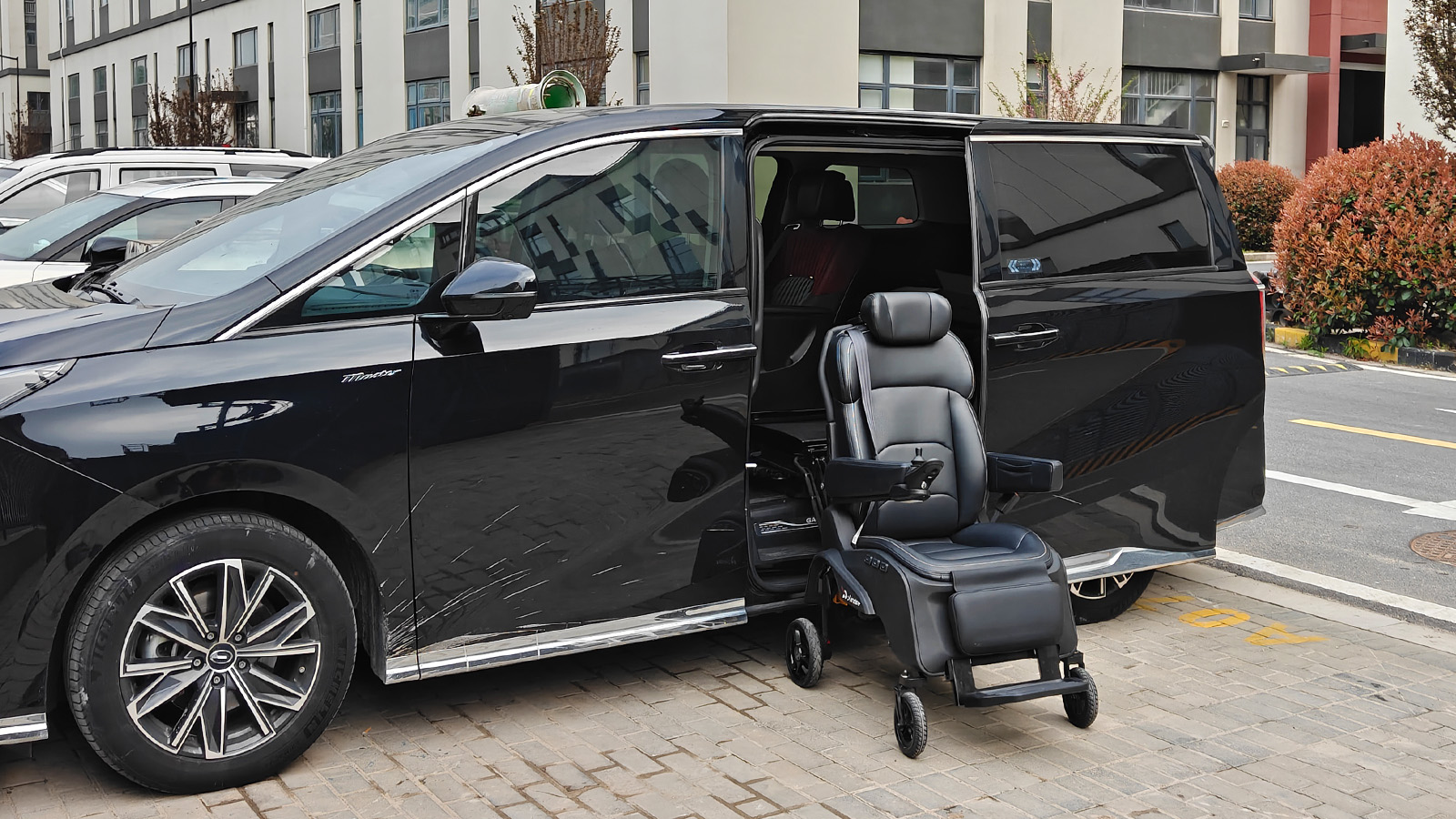 SLIFT Plus Detachable Swivel Seat